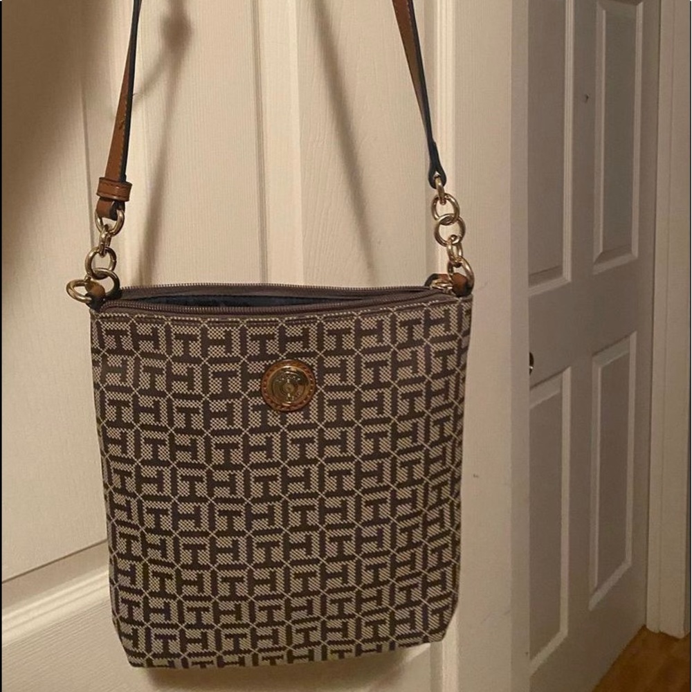 Crossbody Tommy Hilfiger purse